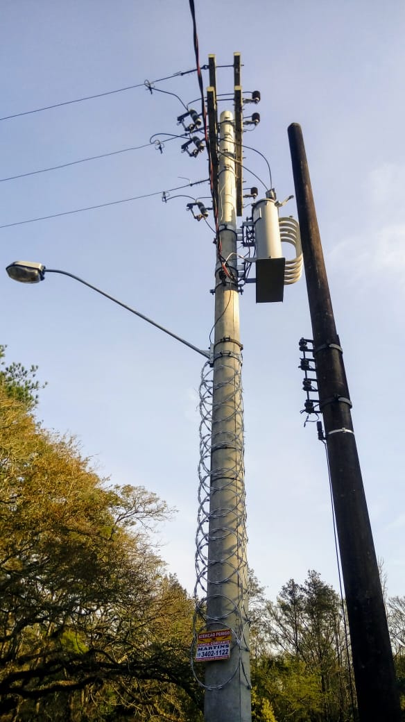 Criminosos furtaram transformador_ concertina deve proteger equipamento