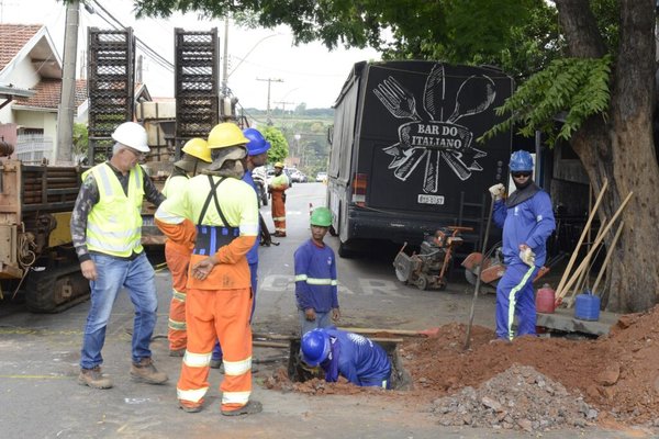 Vila Independência já recebeu 1.500 metros da nova rede de abastecimento de água