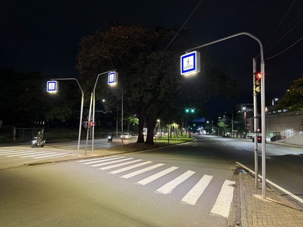 Avenida Limeira ganha nova iluminação nas faixas de pedestres e tem sinalização revitalizada