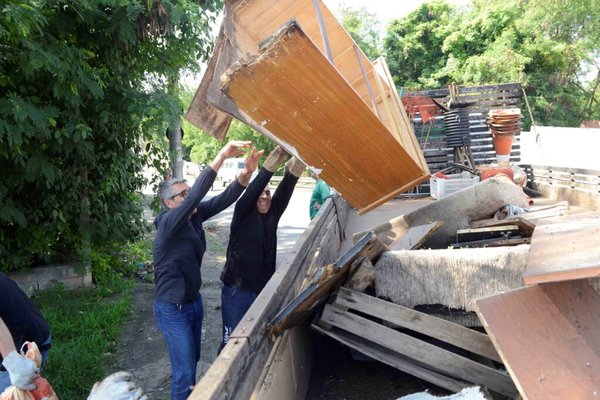 Bairro Santa Fé recebe força-tarefa com serviços de zeladoria urbana