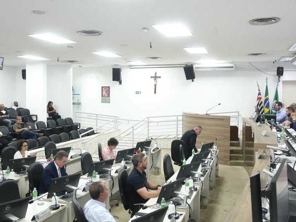 Câmara aprova projeto que prioriza matrícula de irmãos na mesma escola