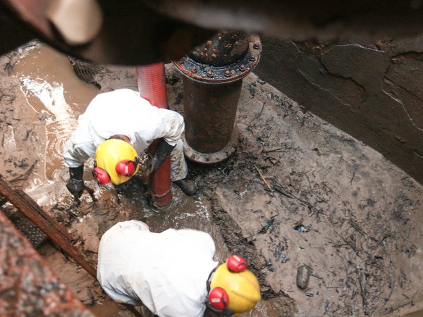 Captação do Rio Piracicaba volta a operar plenamente após retirada de 40 toneladas de resíduos